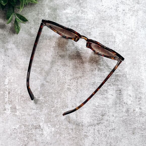 Boutique Tortoise Shell Brown Heart Shaped Sunglasses - Picture 3 of 3